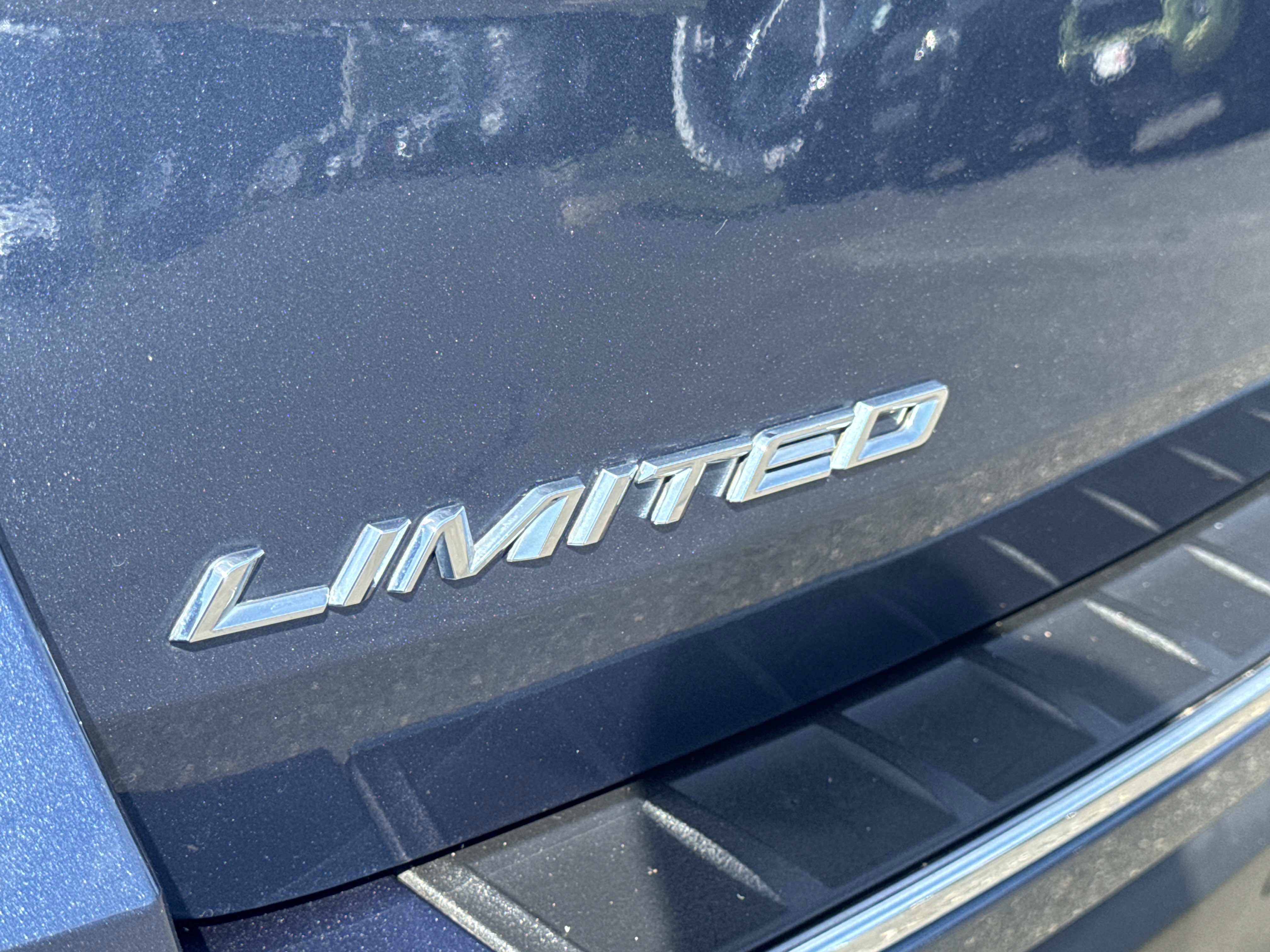 Used 2020 Ford Explorer Limited w/ Hybrid Equipment Group 310A image 5