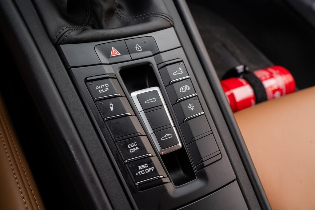 Used 2019 Porsche 911 Speedster RWD image 19