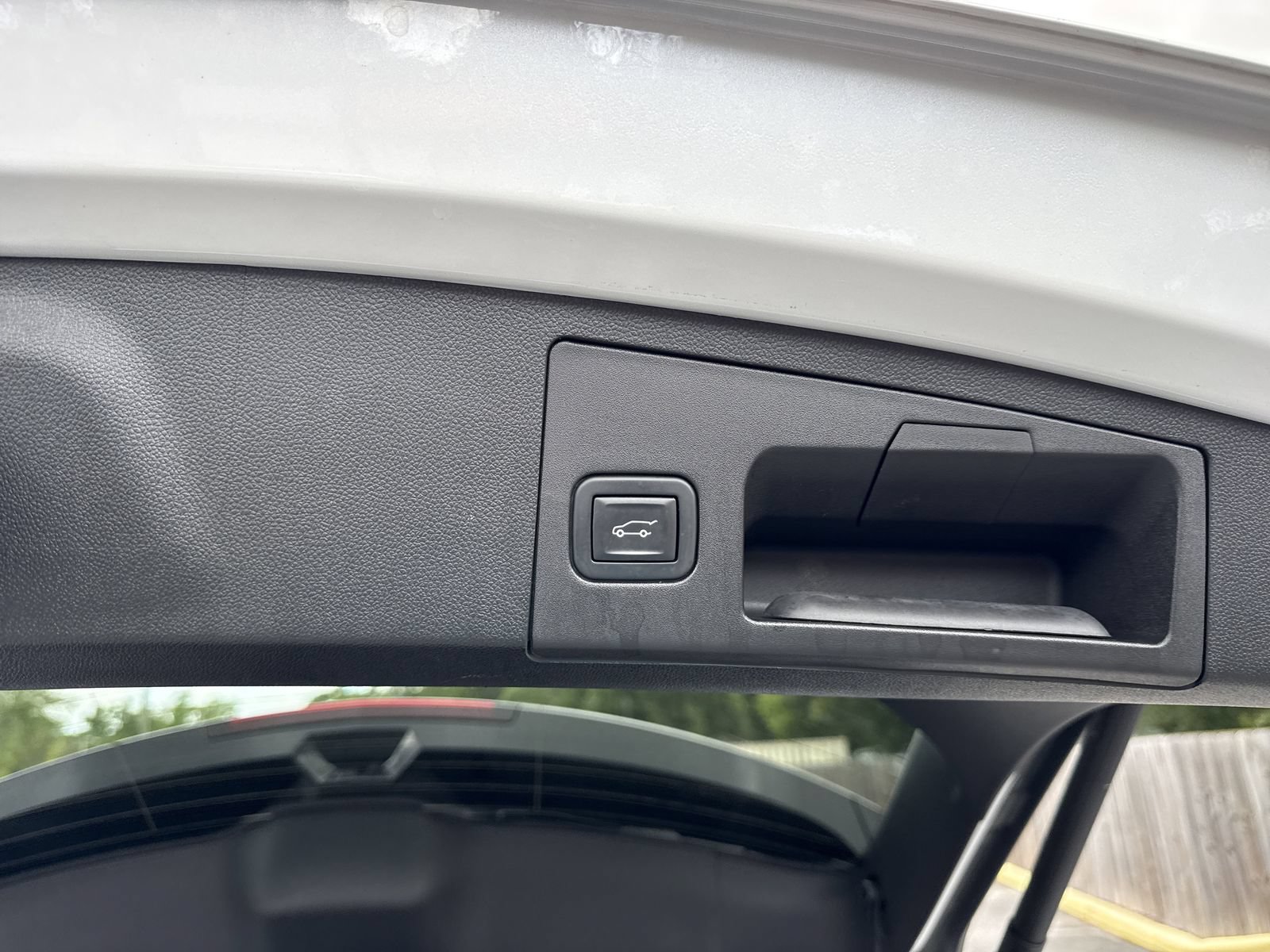 Used 2022 Cadillac XT4 Sport w/ Enhanced Visibility Package FWD image 34