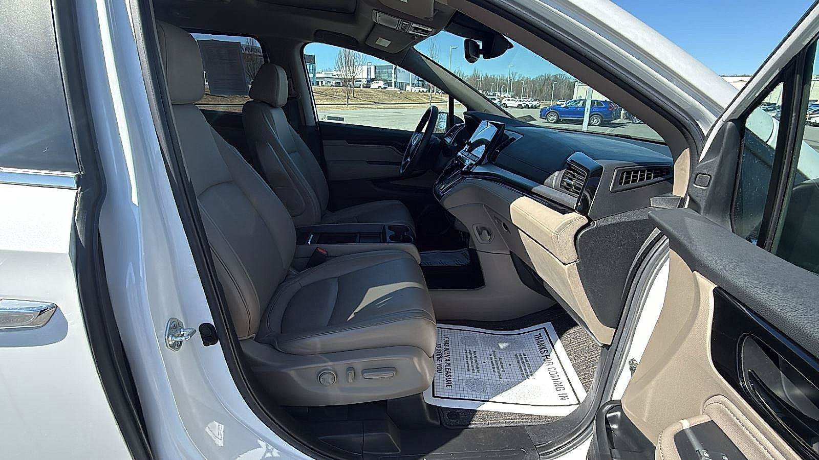 Used 2023 Honda Odyssey Touring image 18