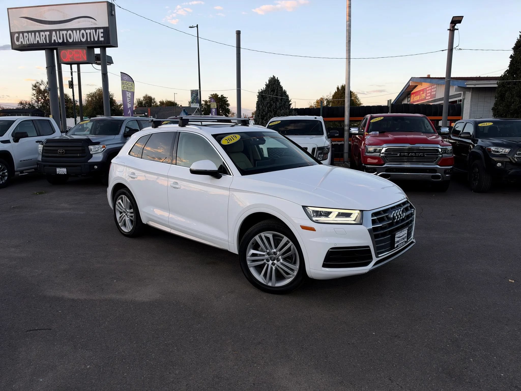 Used 2019 Audi Q5 2.0T Premium Plus w/ Premium Plus Package AWD/4WD image 2