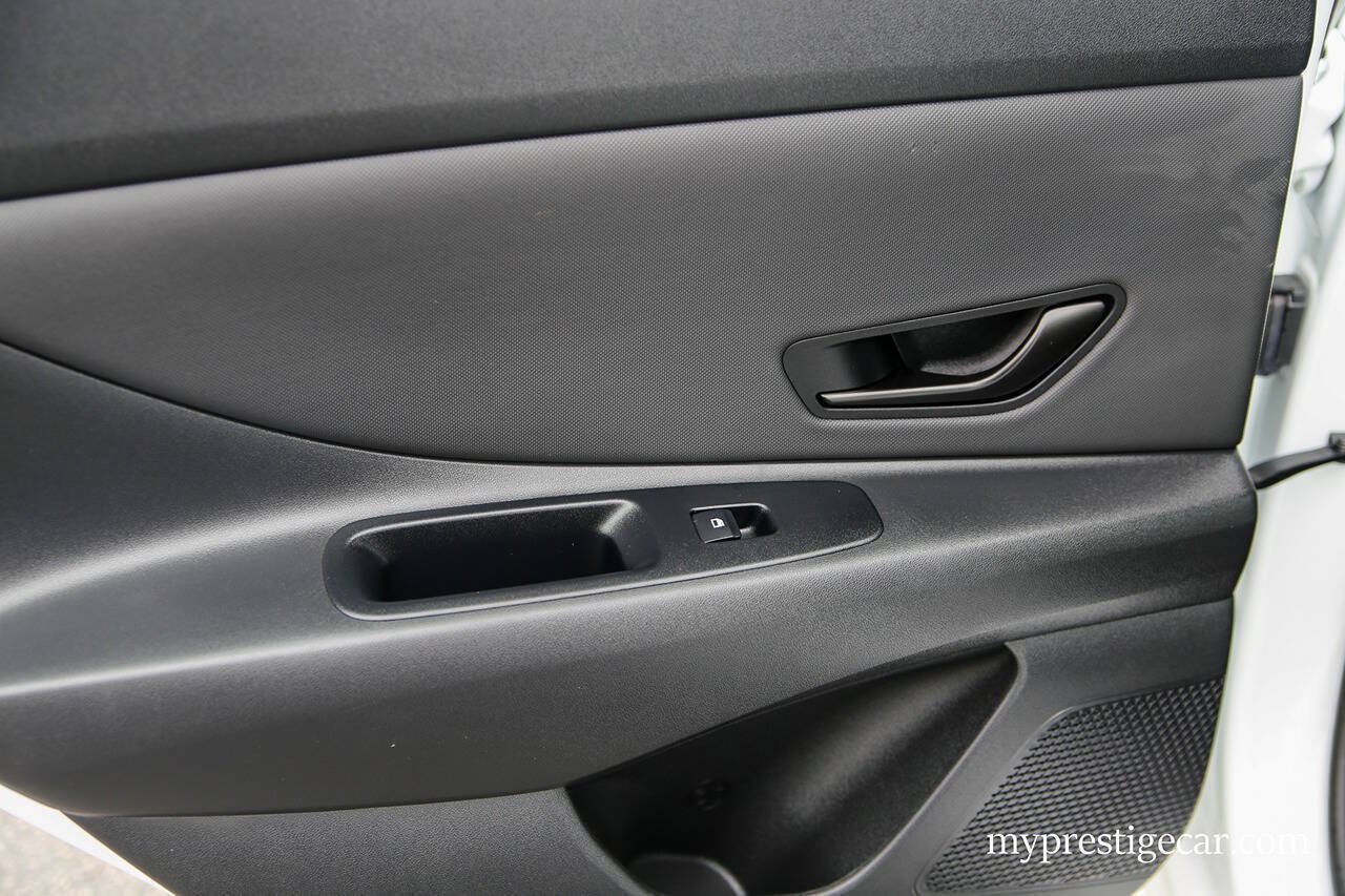 Used 2026 Hyundai Elantra Sport FWD image 27
