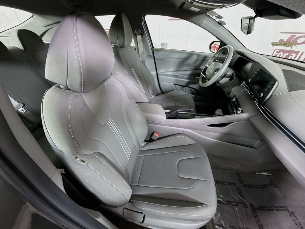 Certified 2025 Hyundai Elantra Sport FWD image 30