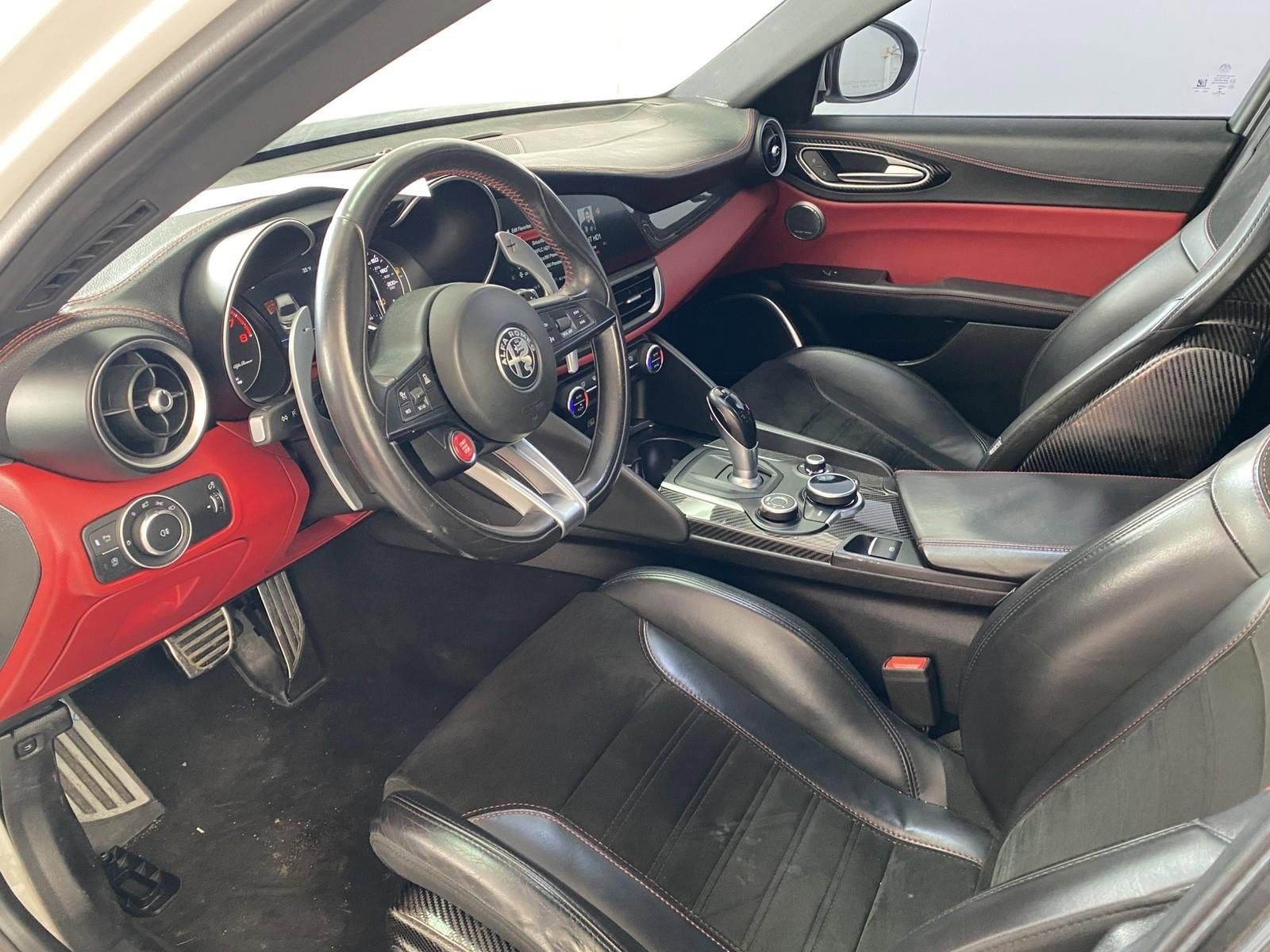 Used 2019 Alfa Romeo Giulia Quadrifoglio w/ Driver Assist Dynamic Package image 18