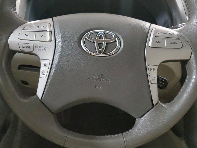 Used 2011 Toyota Camry XLE w/ SE/XLE Extra-Value Pkg image 14