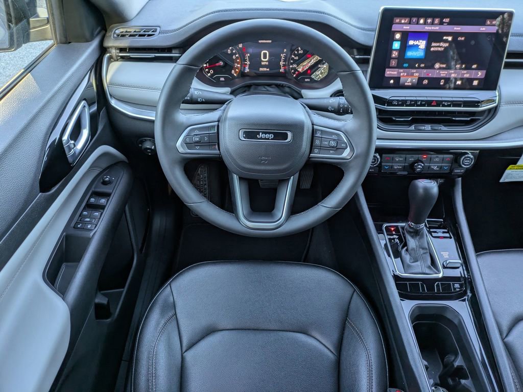 Used 2024 Jeep Compass Limited image 15