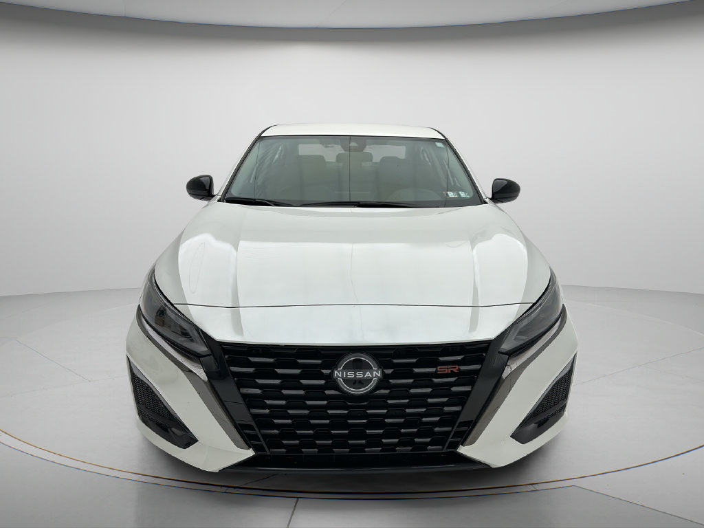 Used 2023 Nissan Altima 2.5 SR AWD/4WD image 2