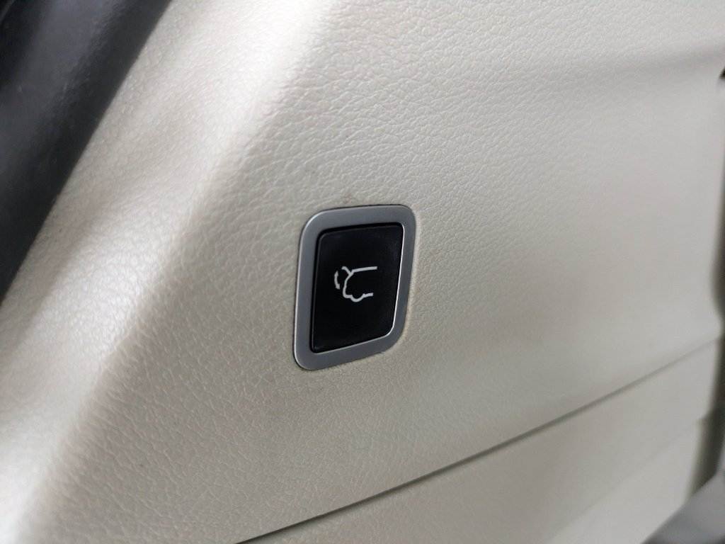 Used 2018 Chrysler Pacifica Touring-L FWD image 14
