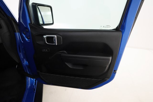 Used 2024 Jeep Wrangler Unlimited image 24