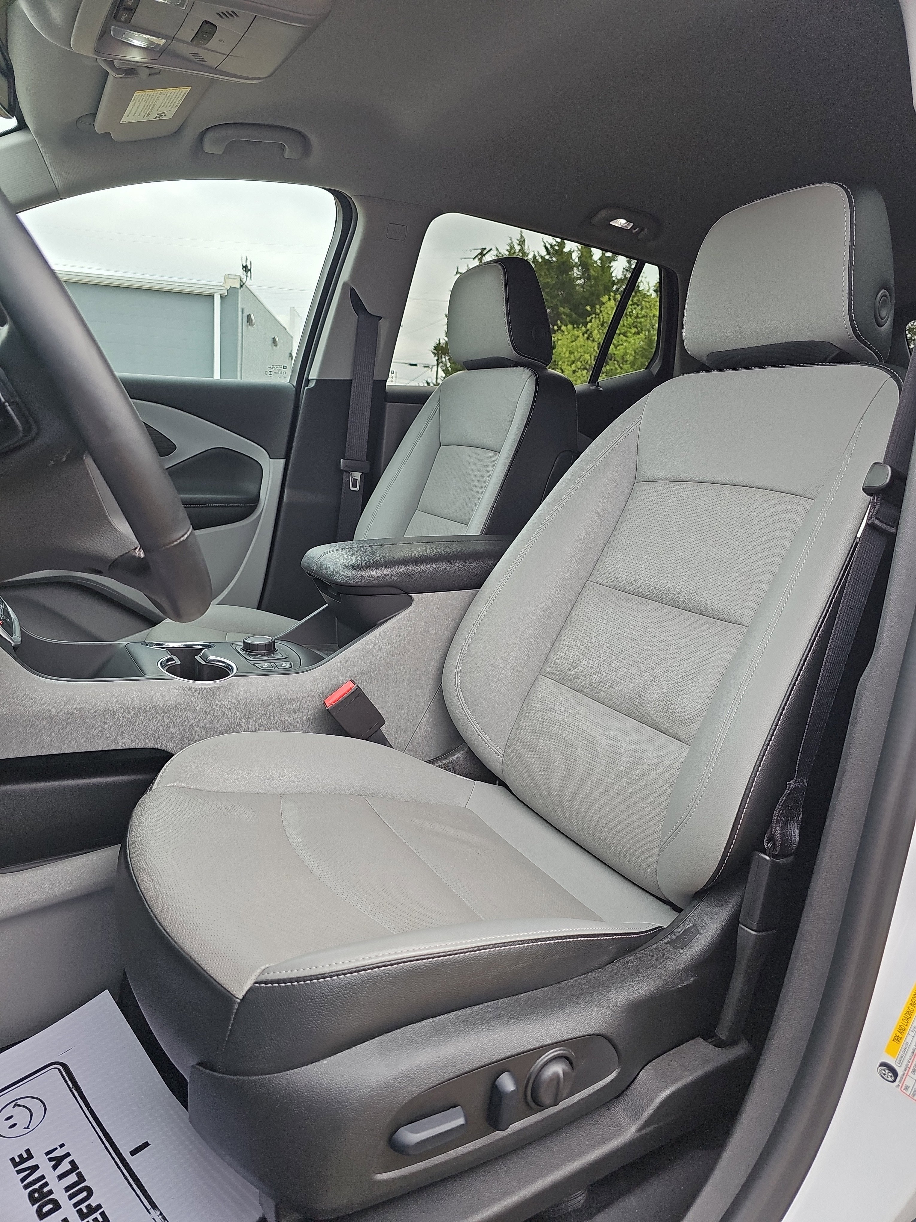 Used 2024 GMC Terrain SLT w/ LPO, Floor Liner Package image 22
