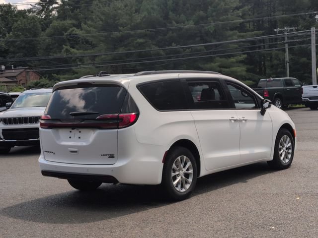 New 2027 Chrysler Pacifica Limited AWD/4WD image 5