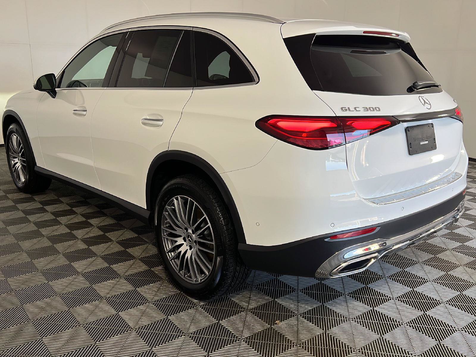 Used 2026 Mercedes-Benz GLC 300 4MATIC image 19