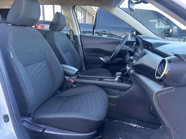 Used 2023 Nissan Kicks SV image 9