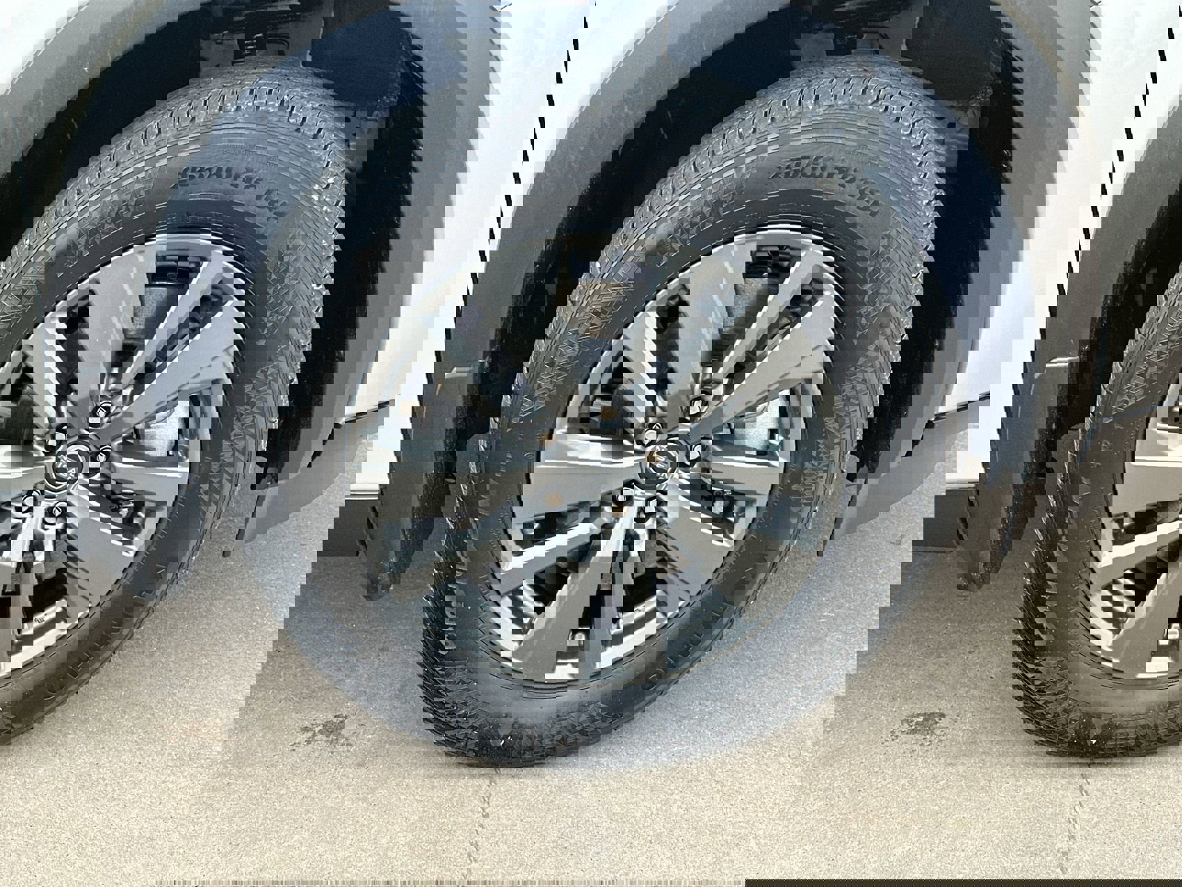 Used 2024 Nissan Pathfinder SV image 10