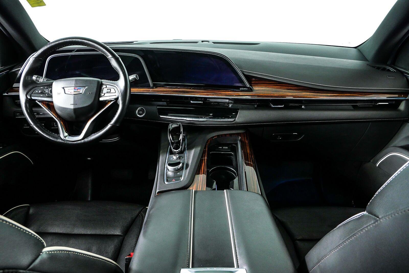 Used 2021 Cadillac Escalade Premium Luxury AWD/4WD image 21