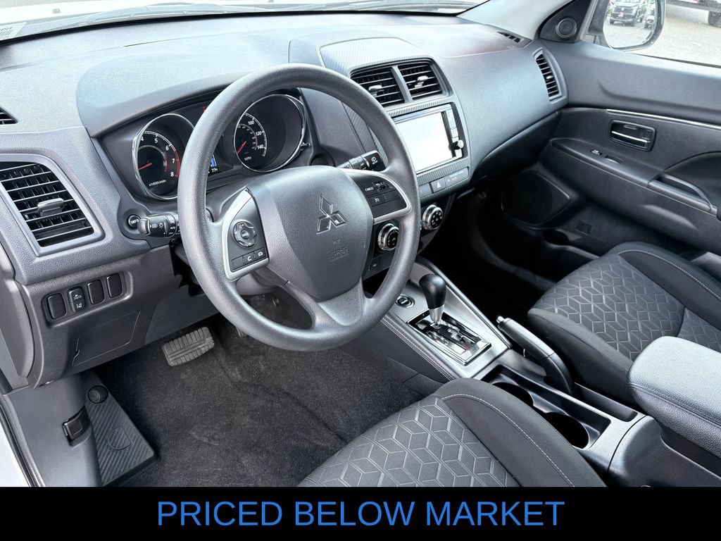 Used 2025 Mitsubishi Outlander Sport LE AWD/4WD image 7