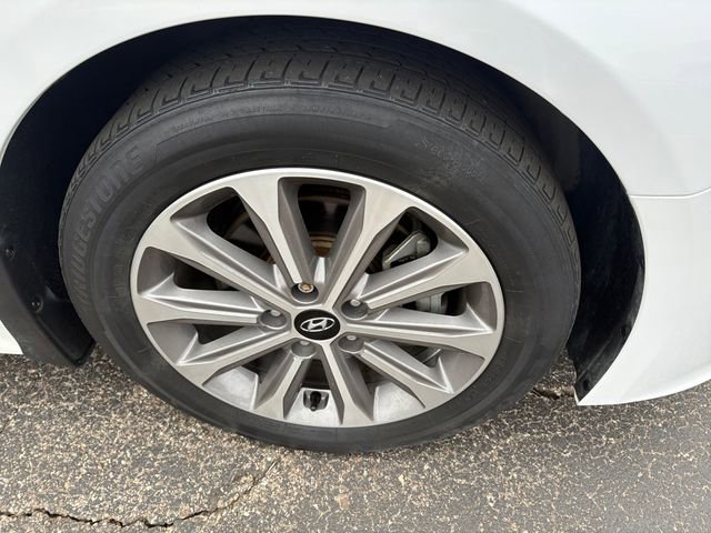 Used 2017 Hyundai Sonata Limited w/ Cargo Package image 16