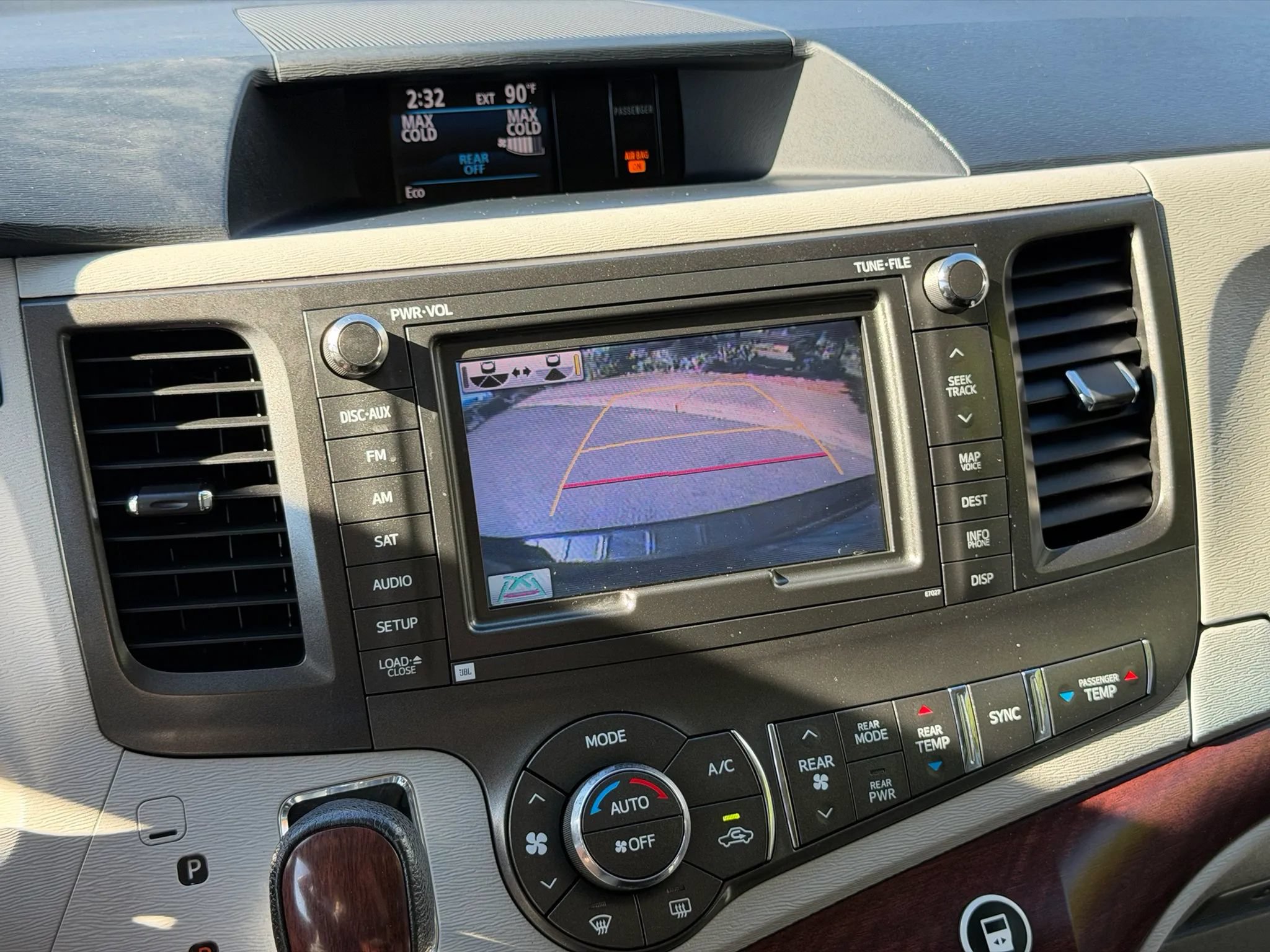 Used 2013 Toyota Sienna XLE w/ Premium Pkg FWD image 11