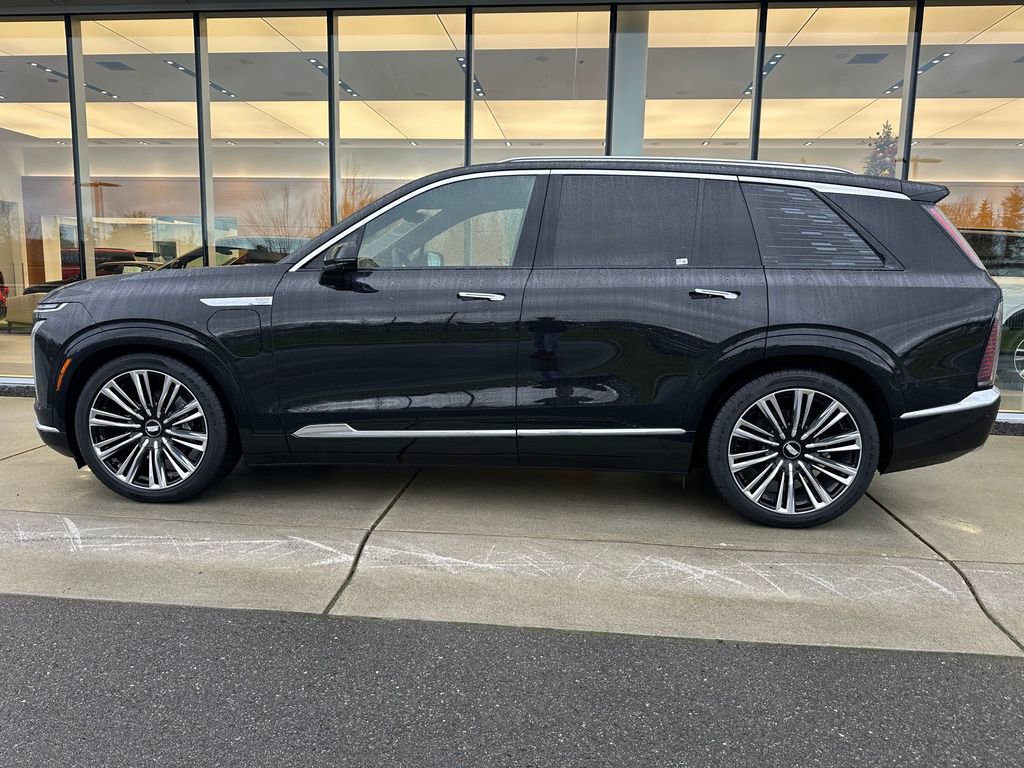 Used 2026 Cadillac Vistiq Premium Luxury image 2