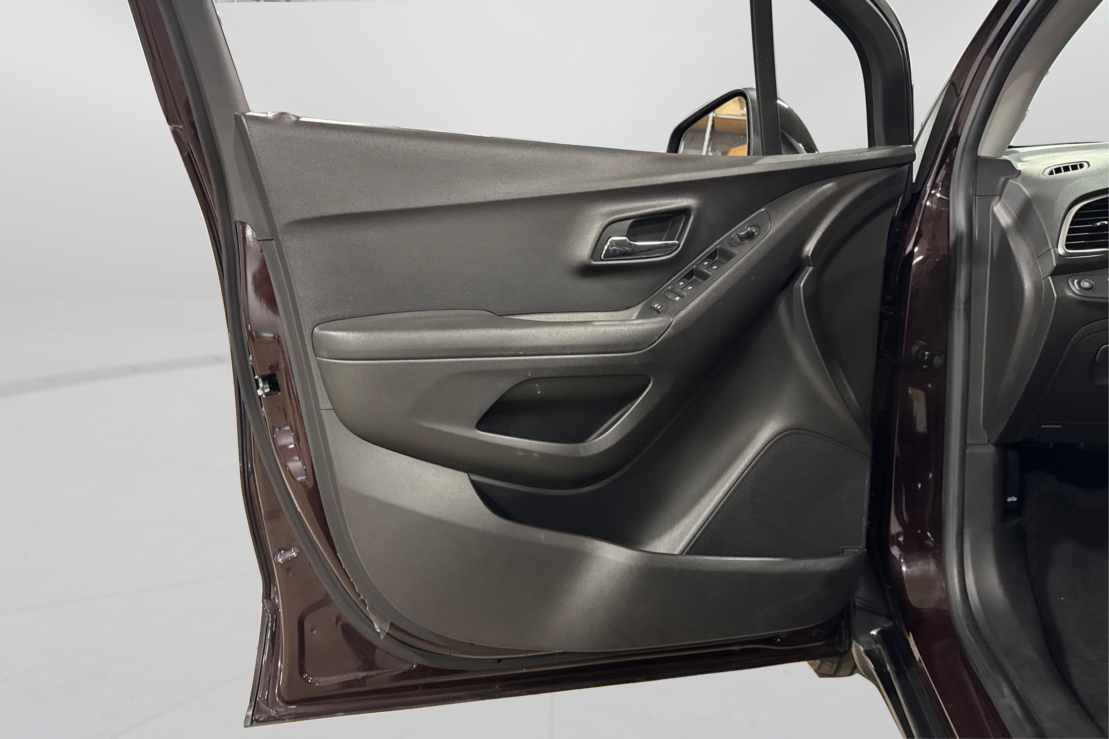 Used 2020 Chevrolet Trax LT w/ Driver Confidence Package image 16