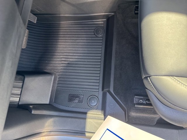 Used 2025 GMC Acadia Elevation w/ Elevation Premium Package image 14