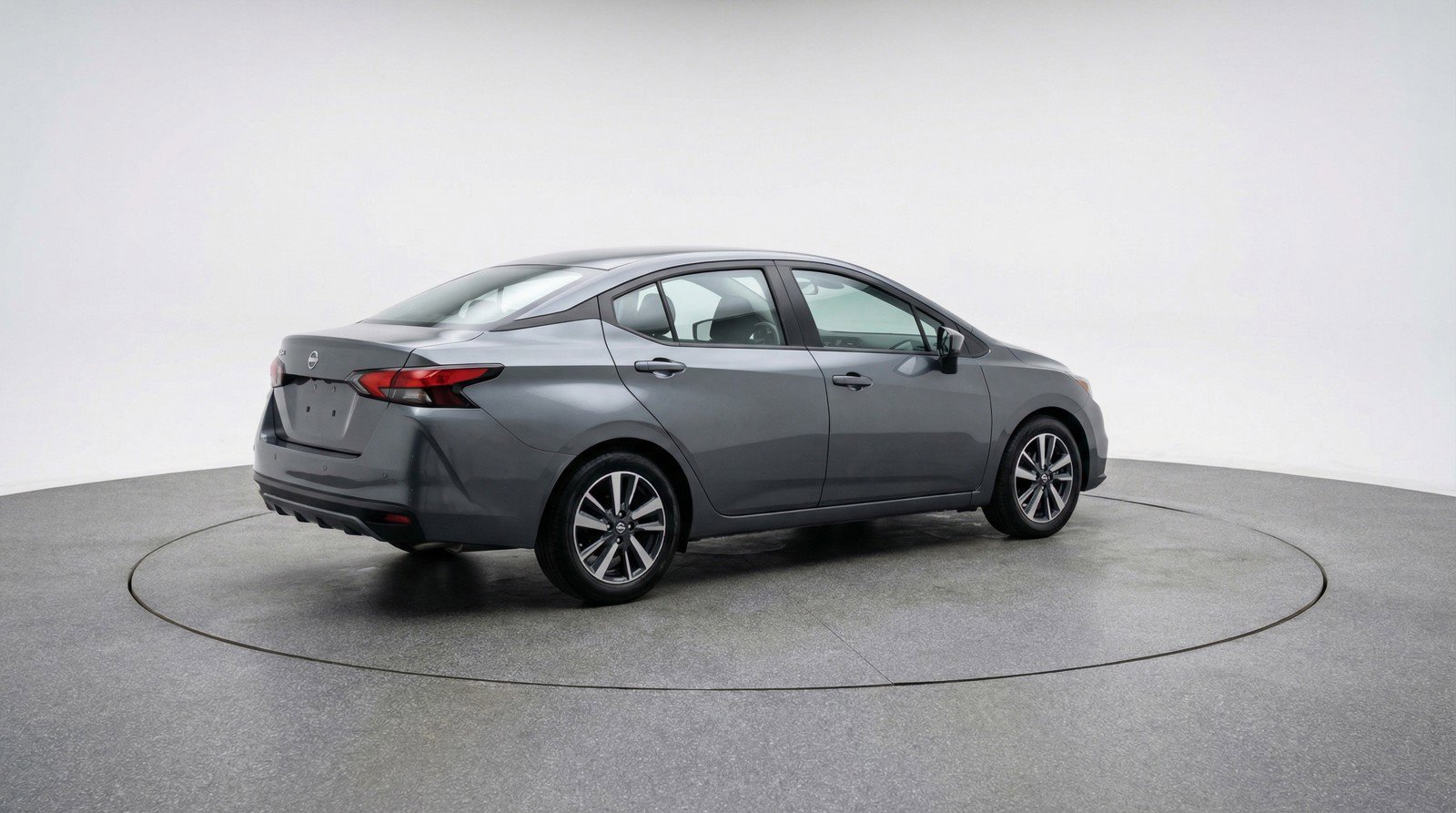 Used 2025 Nissan Versa SV image 9