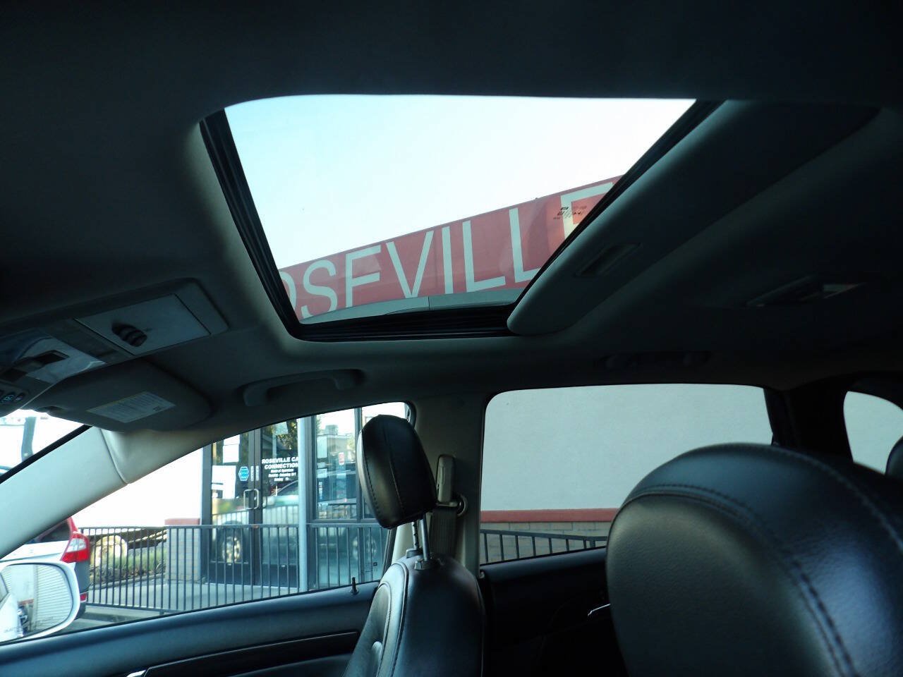 Used 2015 Chevrolet Captiva Sport LTZ FWD image 7