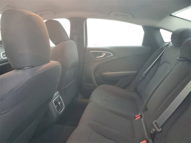 Used 2015 Chrysler 200 Limited w/ Convenience Group image 8