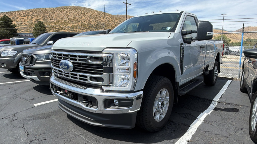 Used 2026 Ford F350 XLT w/ 360-Degree Camera Package AWD/4WD image 3