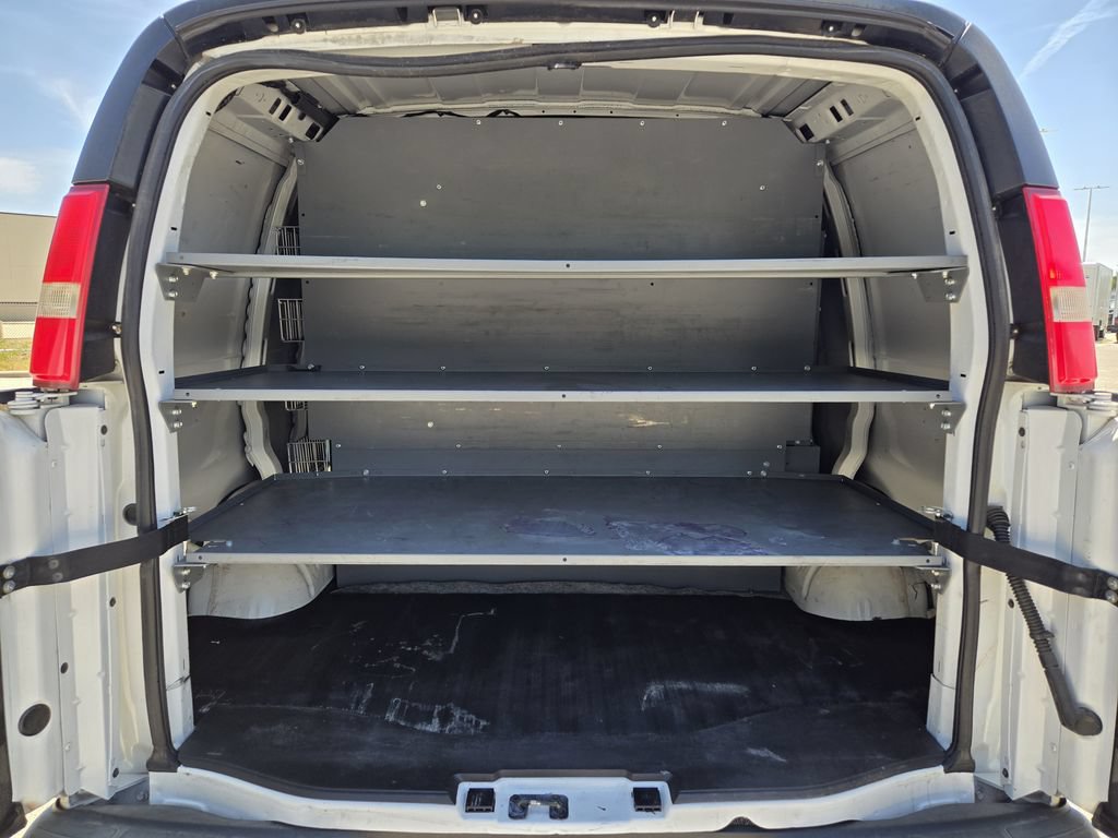 Used 2020 Chevrolet Express 2500 RWD image 32
