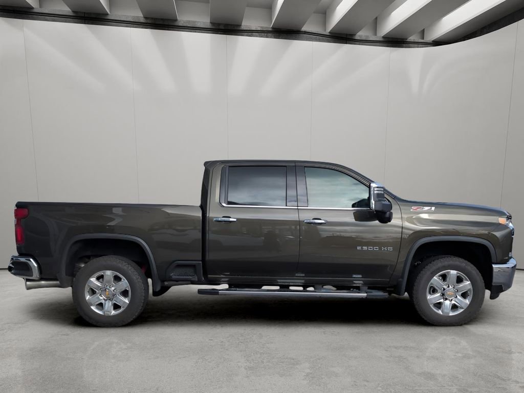 Used 2022 Chevrolet Silverado 2500 LTZ w/ Z71 Off-Road Package AWD/4WD image 5