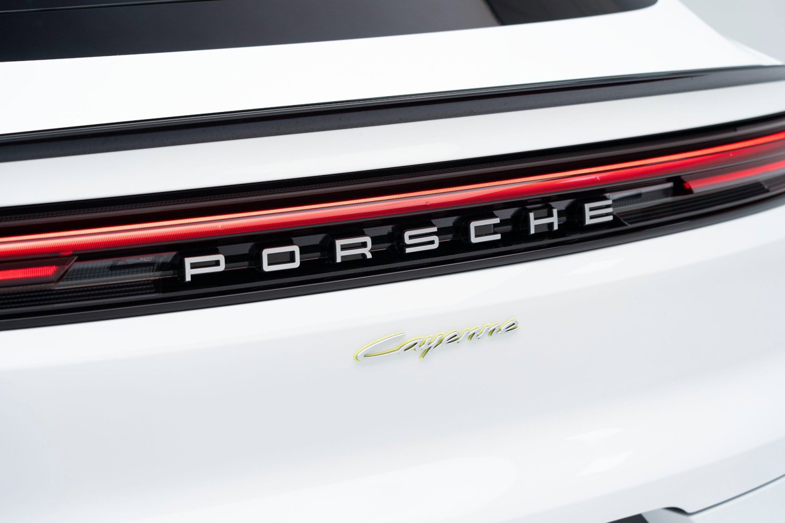 New 2026 Porsche Cayenne E-Hybrid Coupe image 14