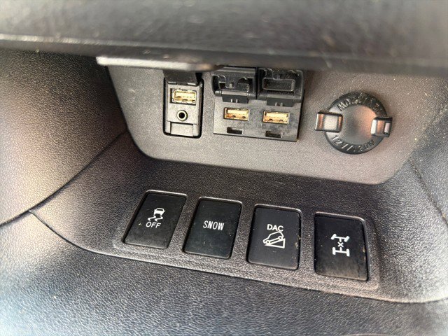Used 2019 Toyota Highlander XLE image 17
