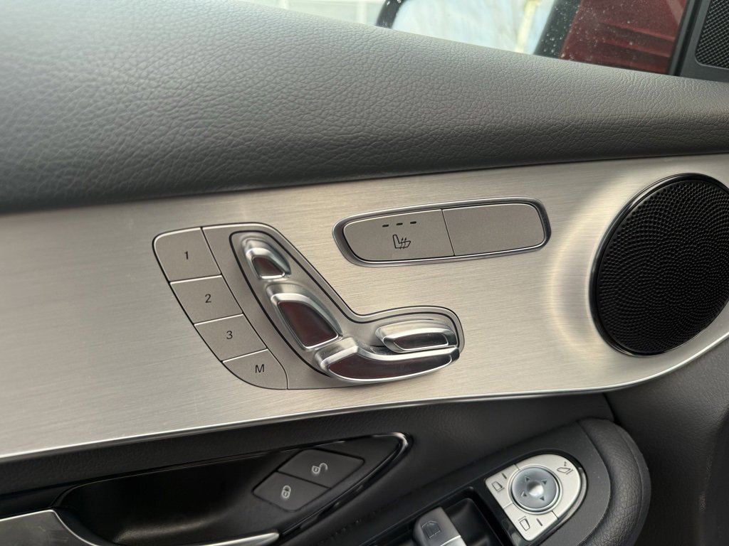 Used 2017 Mercedes-Benz GLC 300 4MATIC image 21