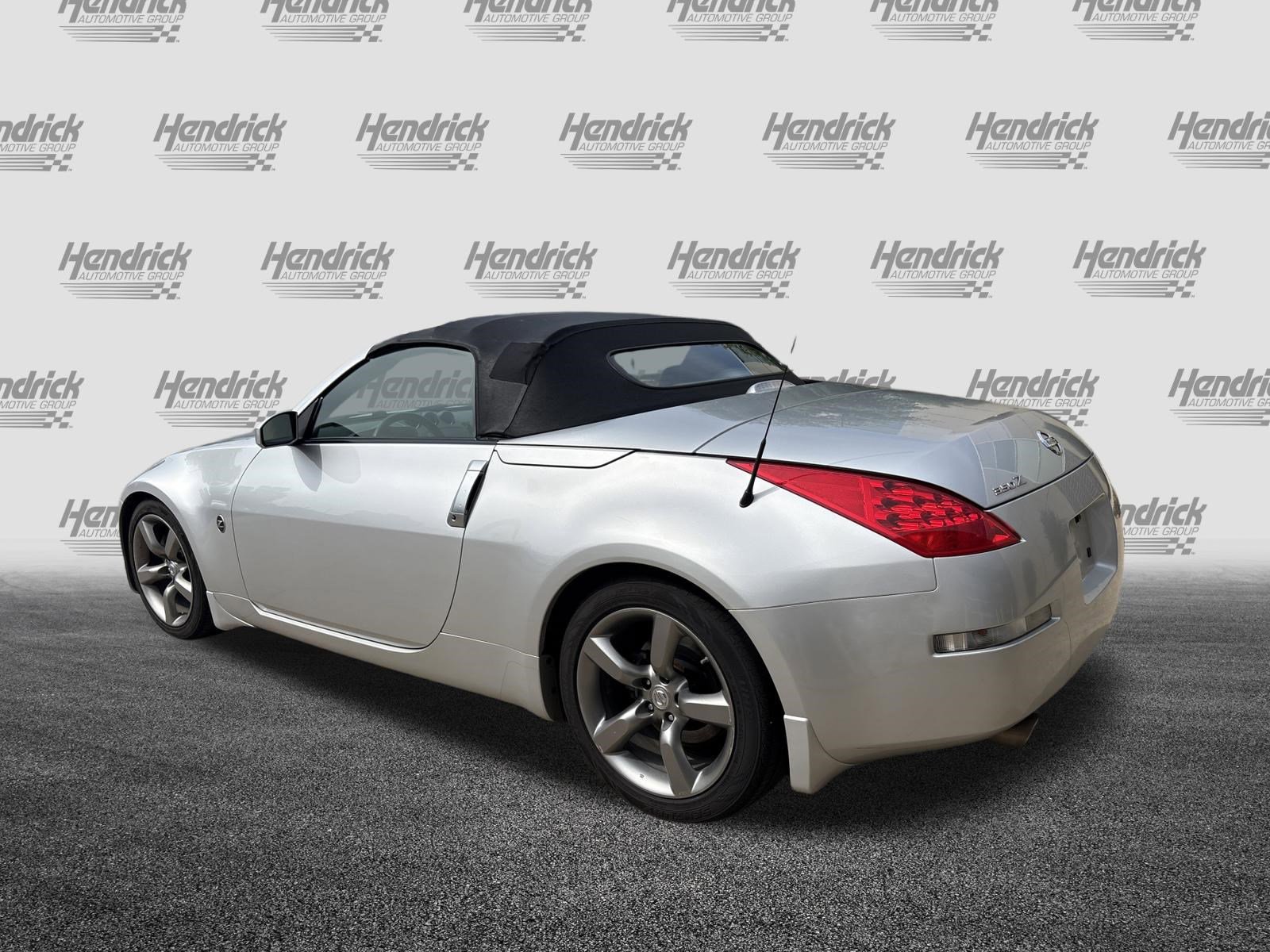 Used 2008 Nissan 350Z Touring RWD image 8