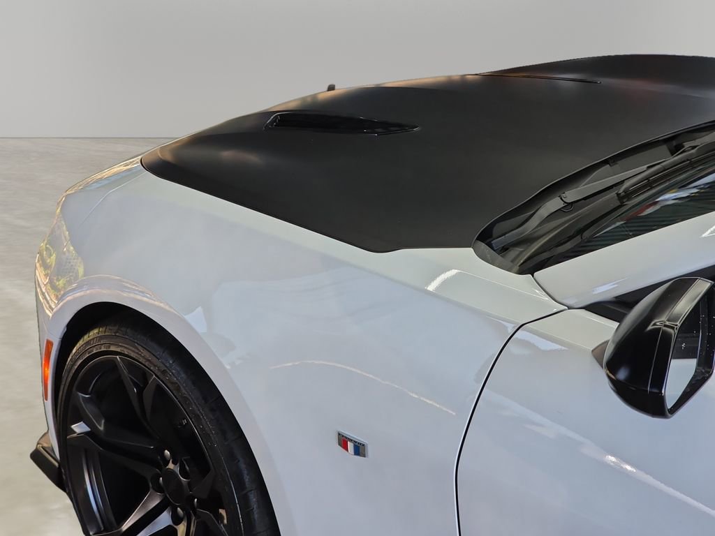 Used 2018 Chevrolet Camaro SS RWD image 16