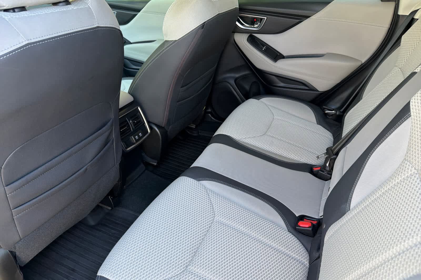 Used 2019 Subaru Forester Premium AWD/4WD image 4