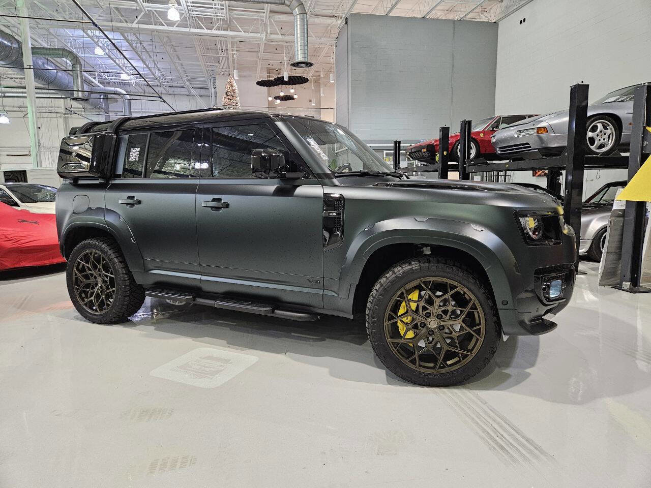 Used 2025 Land Rover Defender 110 V8 image 28