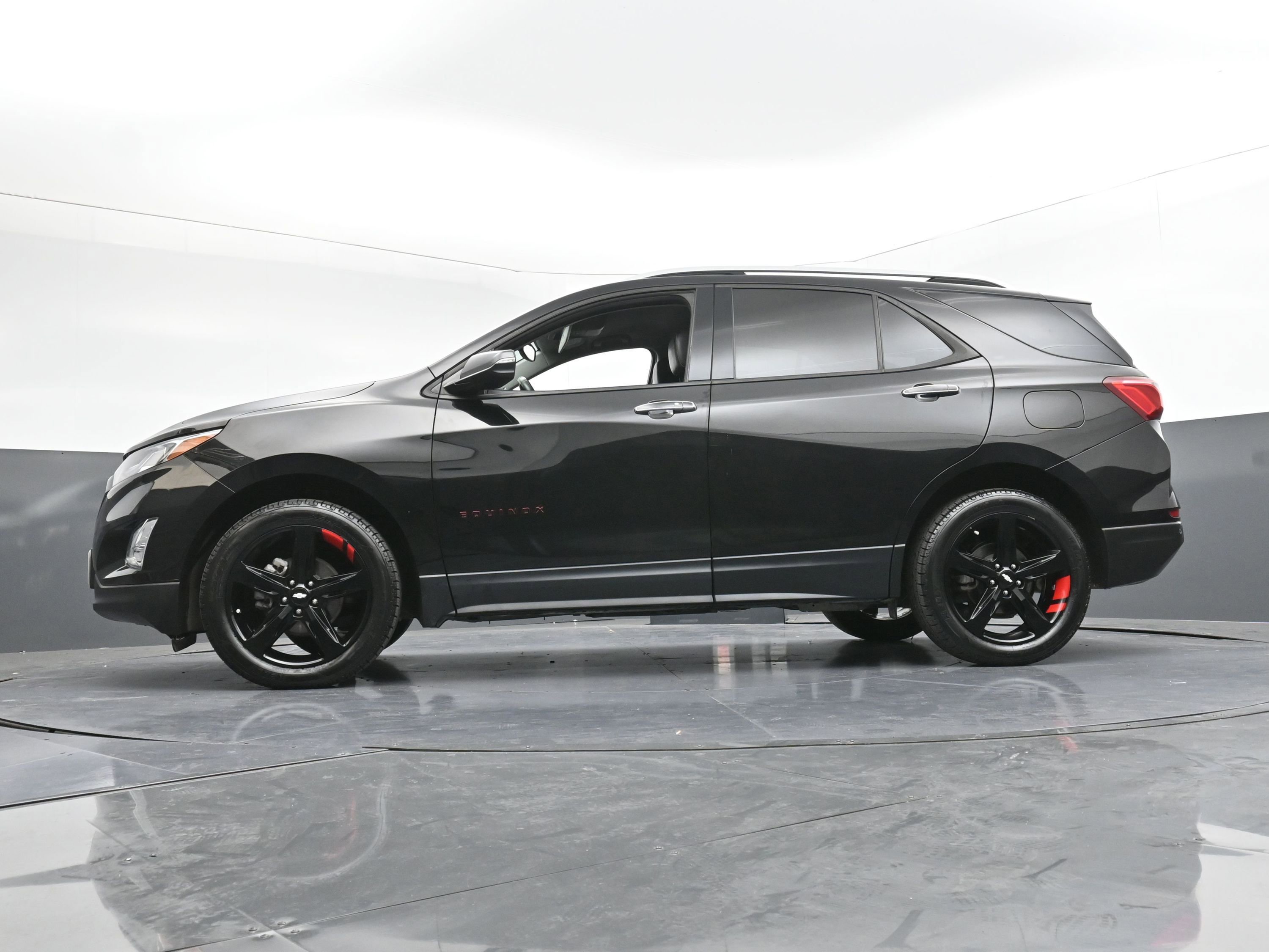 Used 2021 Chevrolet Equinox Premier w/ Redline Edition image 24