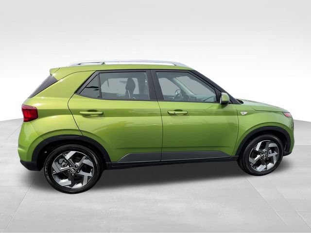 Used 2024 Hyundai Venue SEL FWD image 7