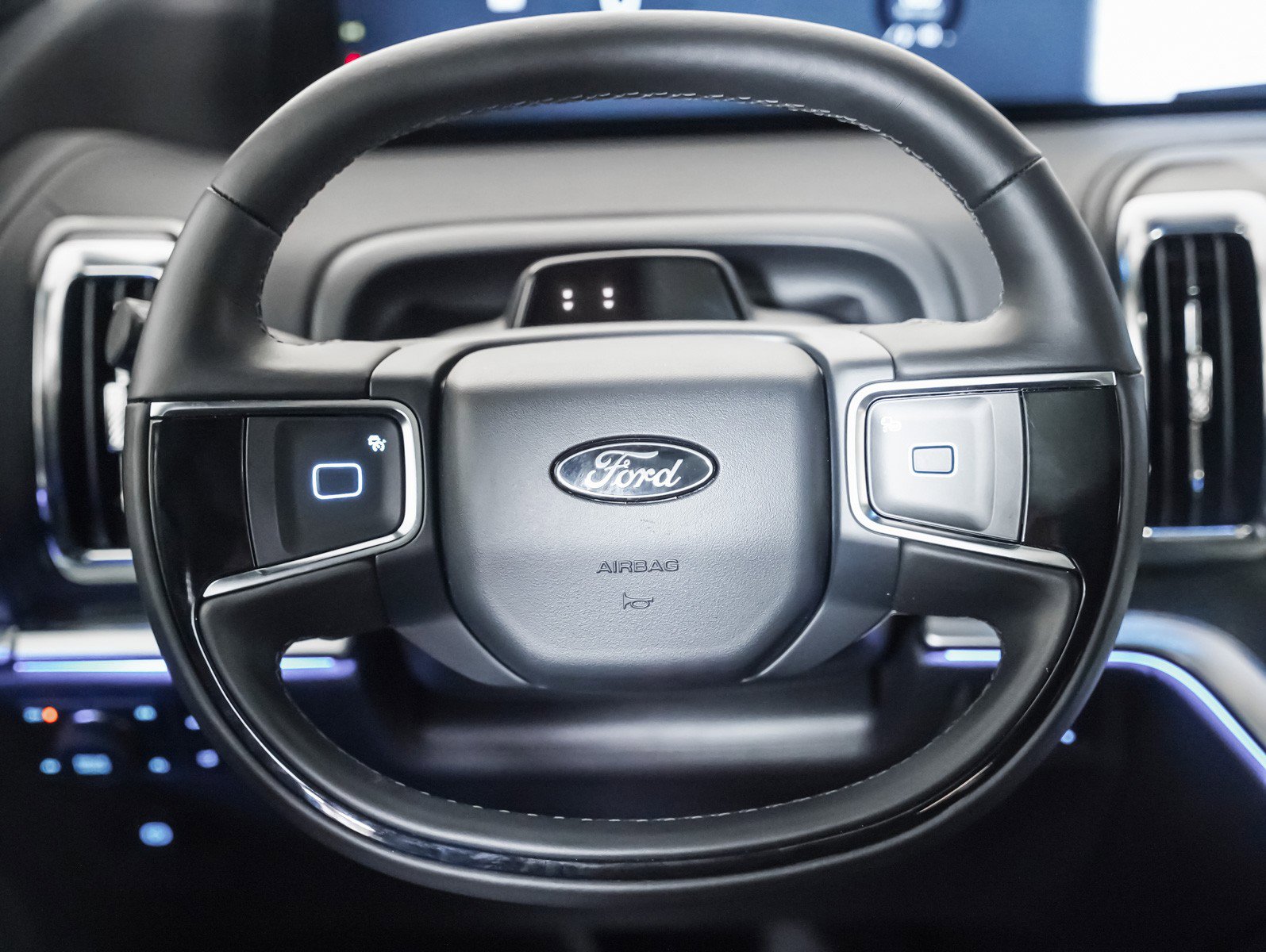 Used 2025 Ford Expedition Max Platinum w/ Stealth Performance Package image 13