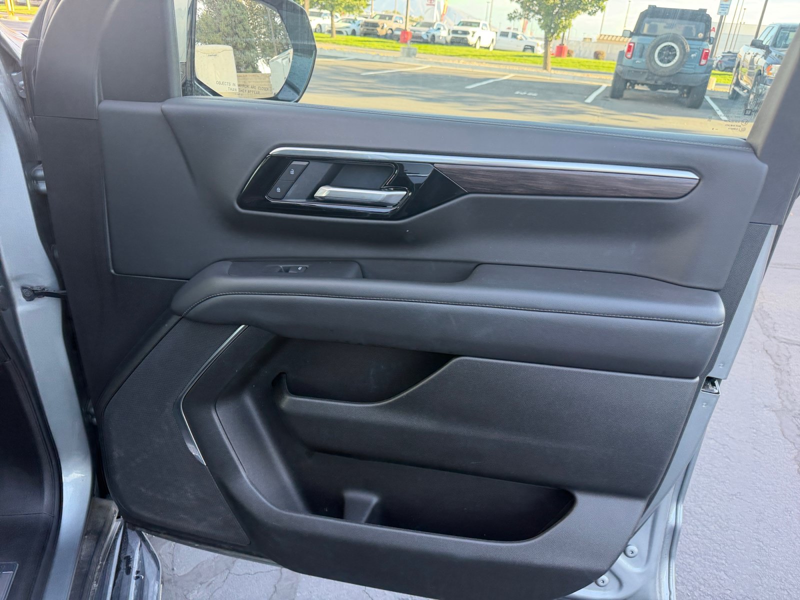 Certified 2025 Chevrolet Tahoe LT AWD/4WD image 16