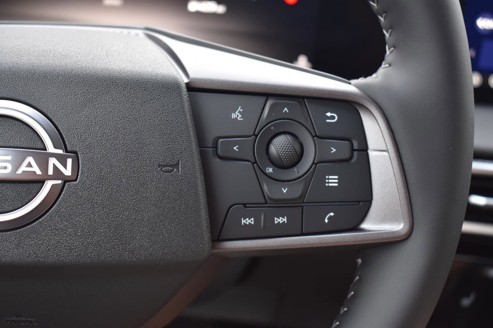 Used 2026 Nissan Sentra SV w/ SV Convenience Package FWD image 30