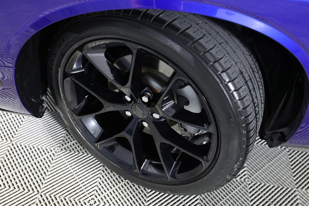Used 2022 Dodge Challenger SXT w/ Plus Package RWD image 38