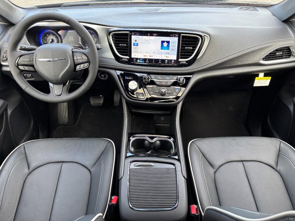 New 2026 Chrysler Pacifica Limited w/ S Appearance Package image 10