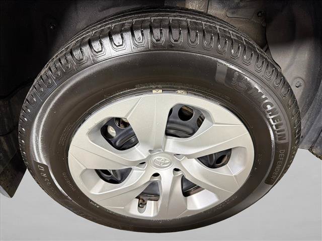 Used 2023 Toyota RAV4 LE AWD/4WD image 17