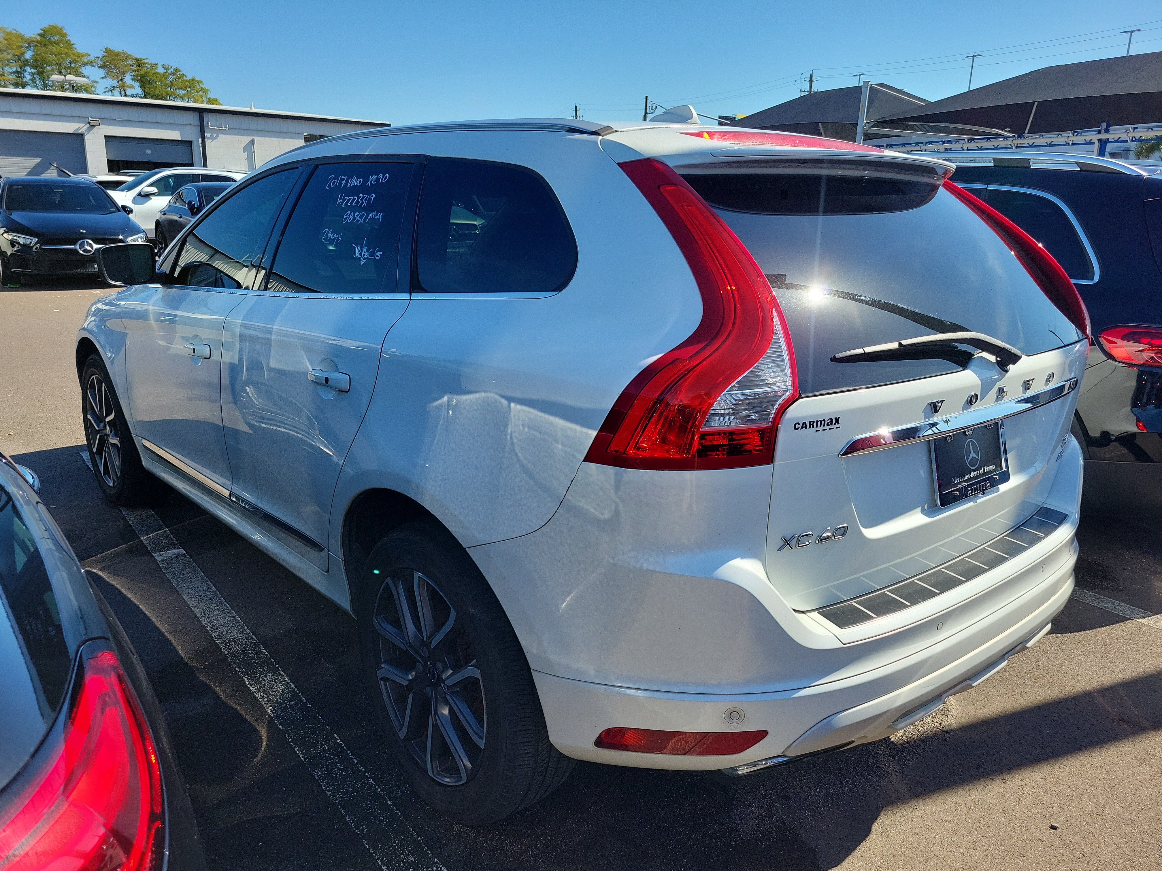Used 2017 Volvo XC60 T6 Dynamic w/ Advanced Package AWD/4WD image 4