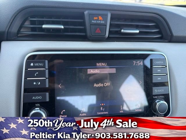 Used 2022 Nissan Versa SV FWD image 17