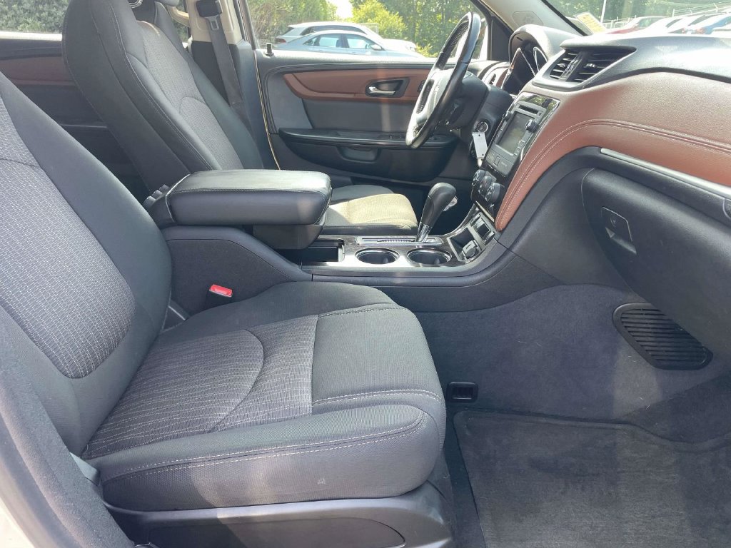 Used 2015 Chevrolet Traverse LT AWD/4WD image 10