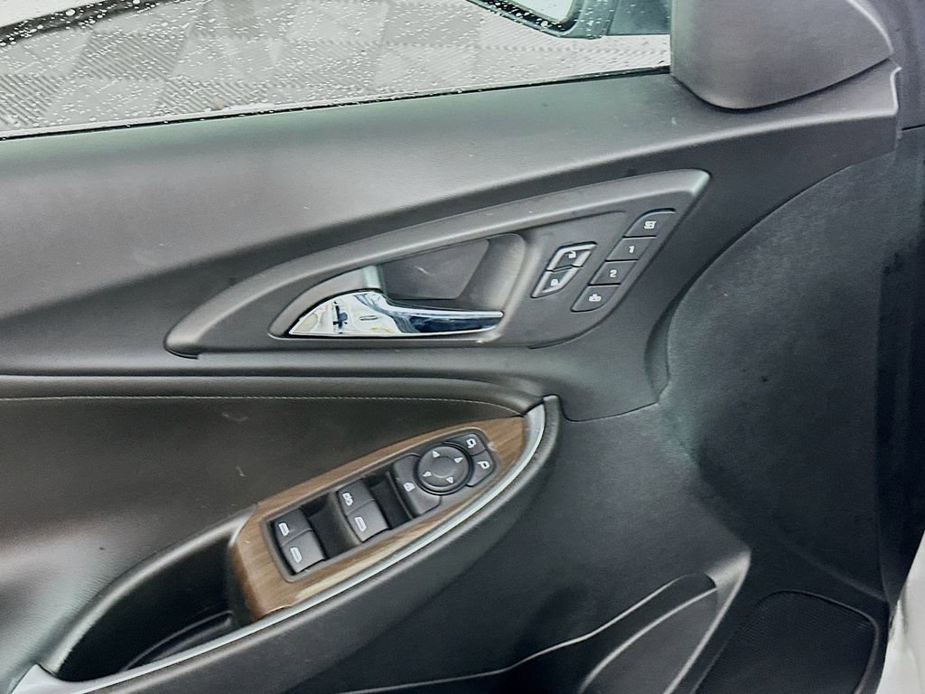 Used 2021 Chevrolet Malibu Premier image 18